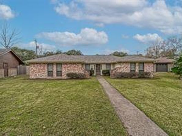 1111 Pecan Cir