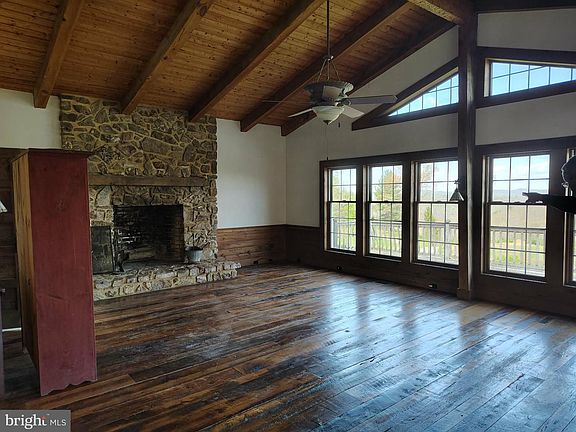 3rd image of 303 Willeva Rd