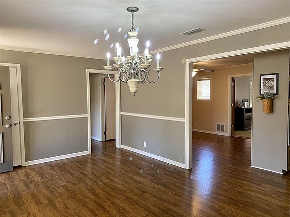 3rd image of 14 Highland Hills Ln