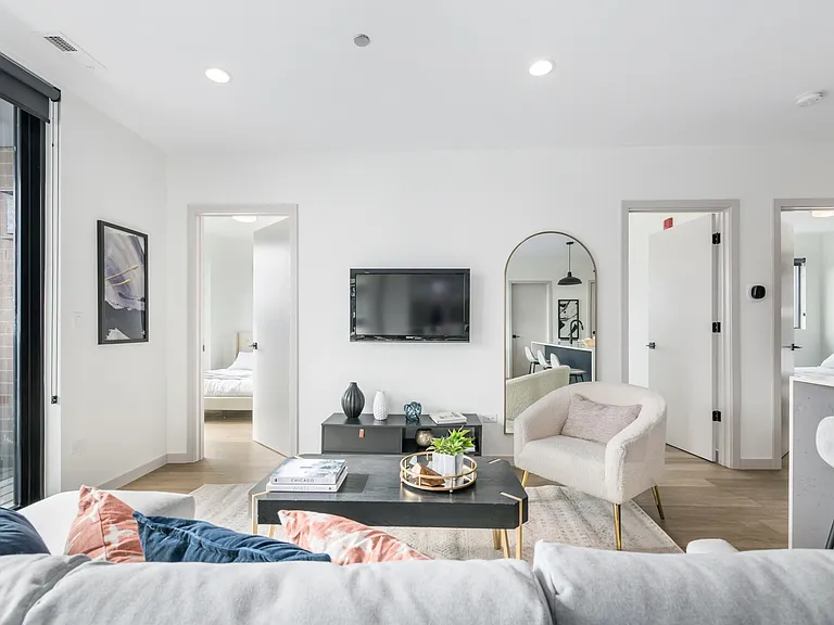516 W Arlington Pl — Photo 14