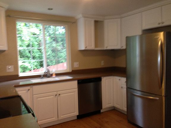 Nic kitchen with appliances