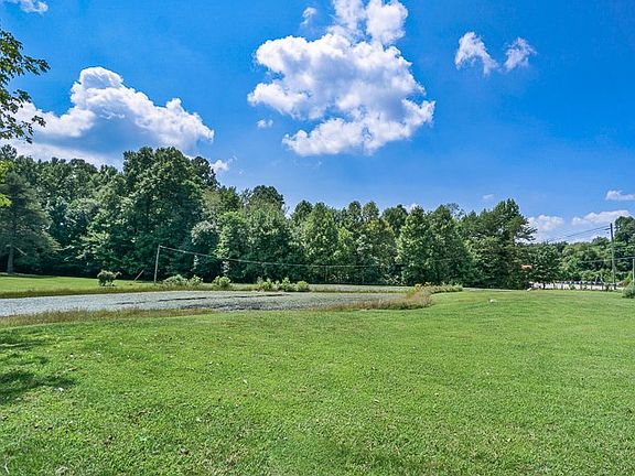 3rd image of 6146 Crossville Hwy