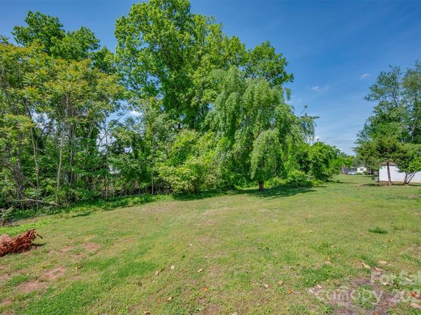 236 D Mathis Dr, Rutherfordton, NC 28139