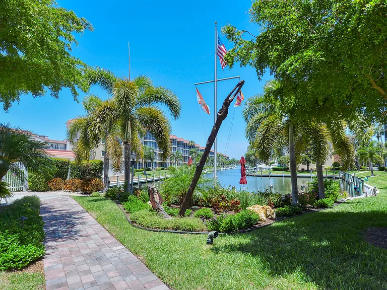 1250 N Portofino Dr #301 — Photo 26