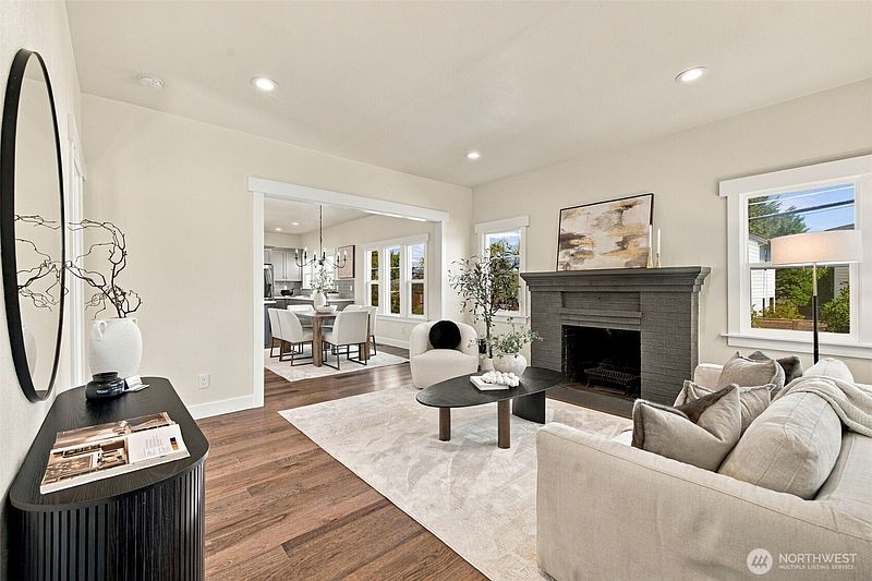4th image of 3301 17th Avenue S