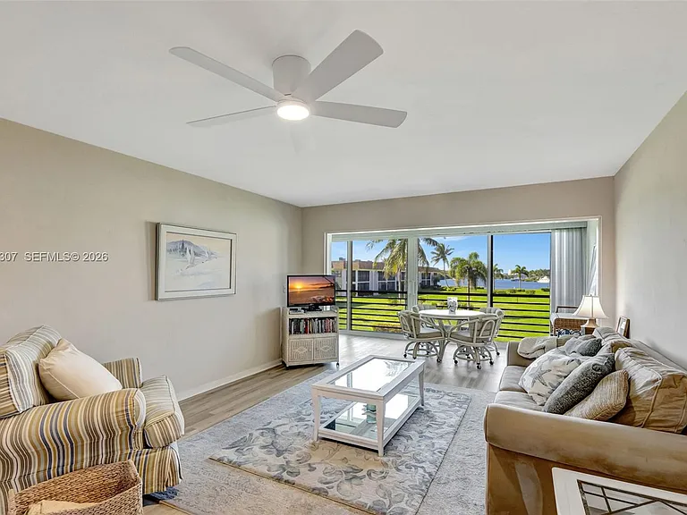 755 Saturn St #G202 — Photo 24