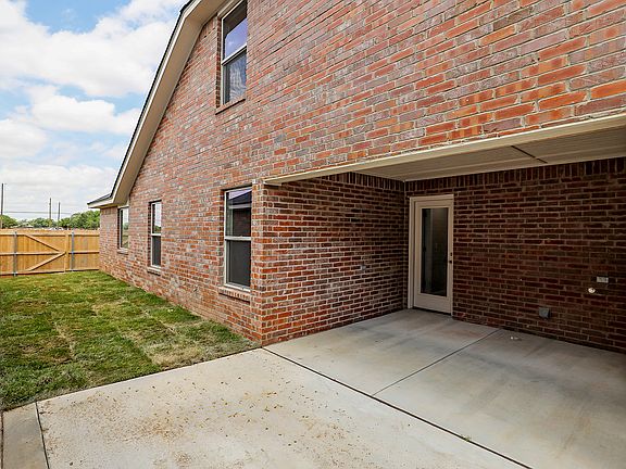 4th image of 7610 Woodford Dr