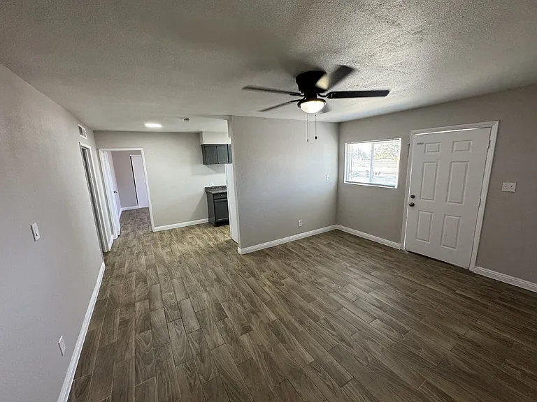 1300 N 22nd St #4 — Photo 3