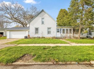 407 W 4th St, Byron, IL 61010