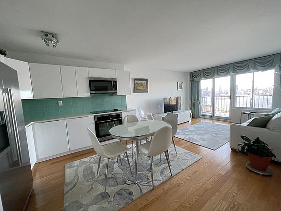 5th image of 25-40 Shore Blvd #15T