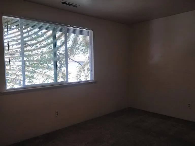 Twin Cir — Photo 10