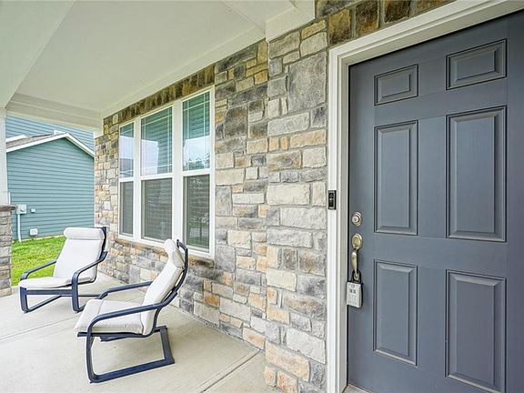 3rd image of 16748 Maverick Ct