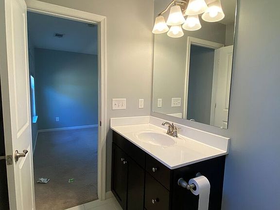 5th image of 409 Parmley Ln