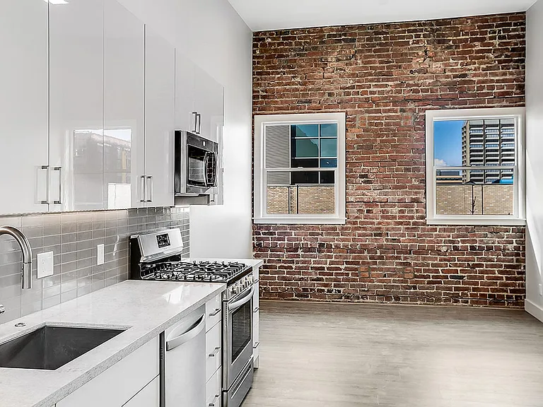 423 Terry Apartment — Photo 66