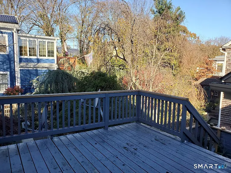 19 Grand Ave — Photo 19