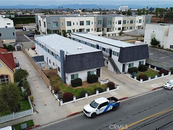 4th image of 1423 W 158th St