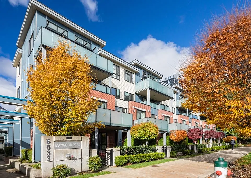 6533 McKay Ave #208