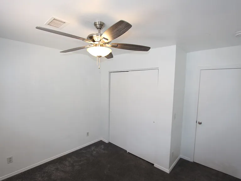 1909 E Maple Ave — Photo 18
