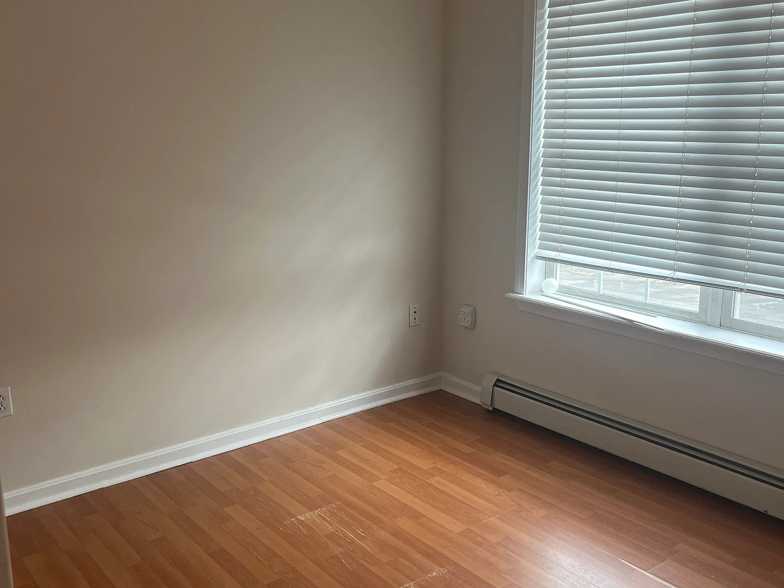 3 bed, 1.5 bath, 1258 sqft, $1,900 — Photo 3
