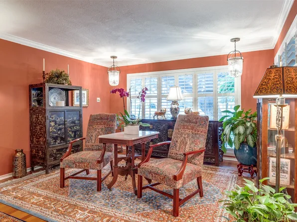 6115 Averill Way APT B, Dallas, TX 75225