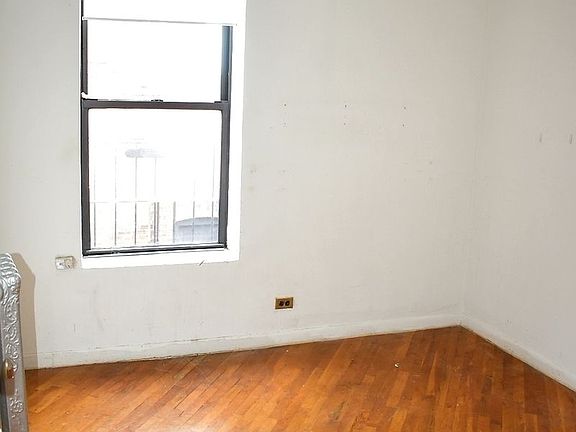 5th image of 476 Clinton Ave APT 6C