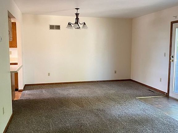 5th image of 2530 W Memorial Dr