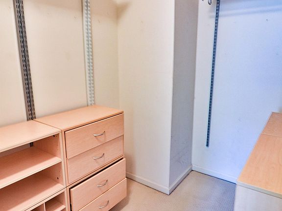 3rd image of 526 Redland Blvd #1