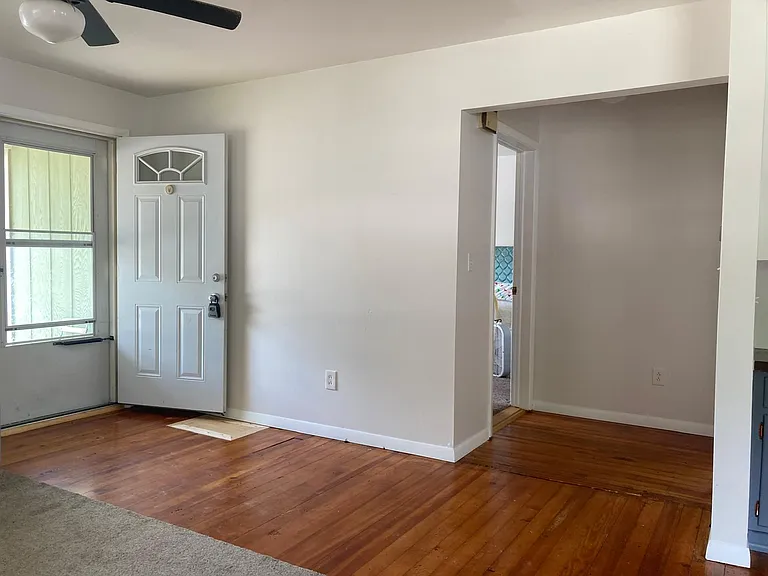 131 S Chester St — Photo 9