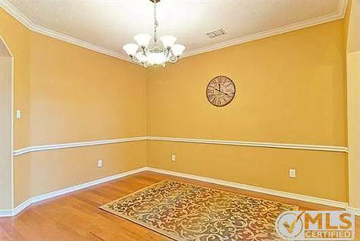 4 bed, 3384 sqft, $3,650 — Photo 2