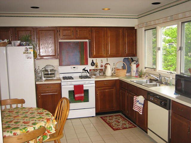 2nd image of 15 Lexington Ct