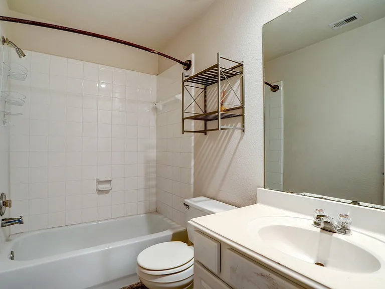 3808 Armand Dr — Photo 15