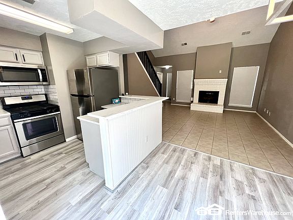 3rd image of 1302 Chelsea Ln