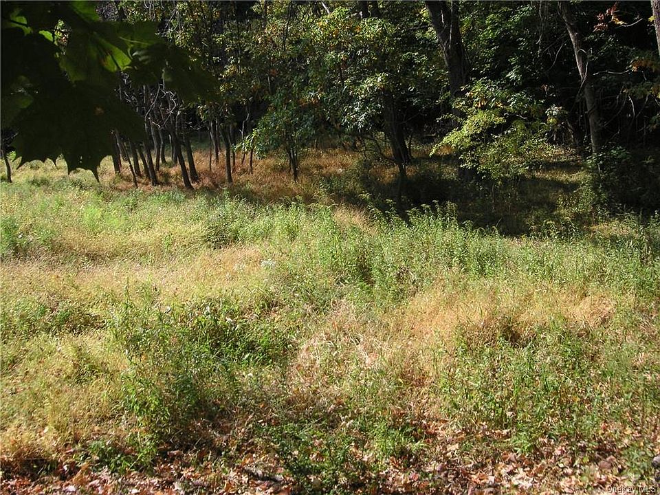 2nd image of 20 Stone Paddock Pl