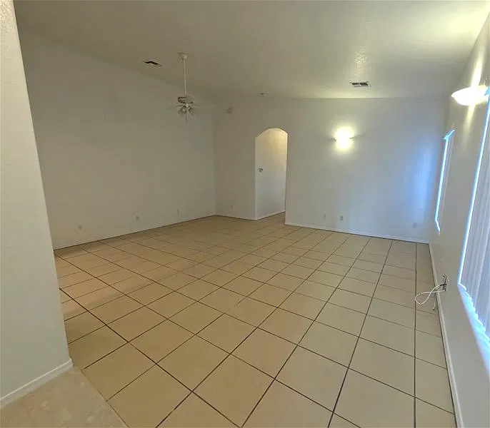 2 bed, 2.0 bath, 1235 sqft, $1,200 — Photo 3