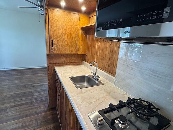 4th image of 1208 Washington Ave