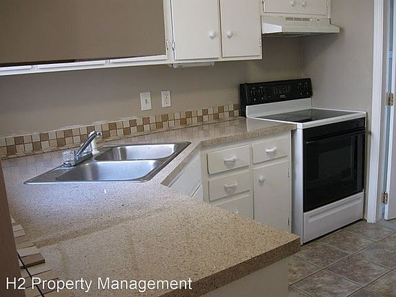 5th image of 3084 Huntington Woods Blvd