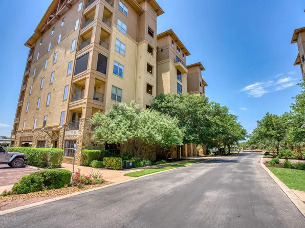 1000 The Cape #44, Horseshoe Bay, TX 78657