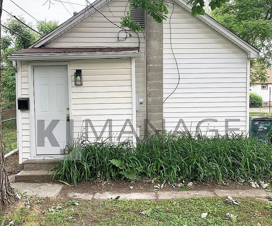 1st image of 504 E Bernhard Ave