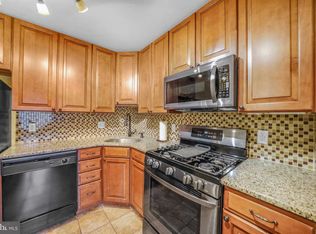 712 Meadowview Ln #712, Mont Clare, PA 19453