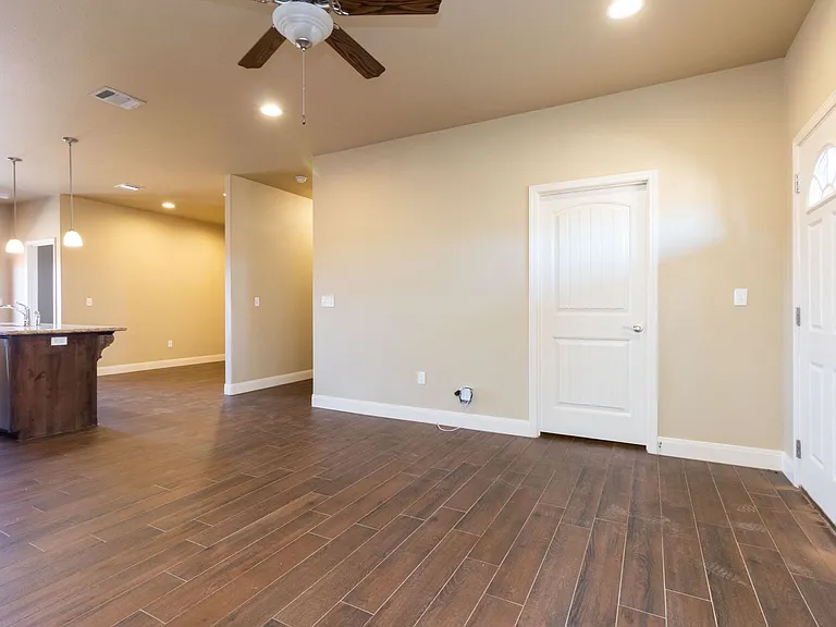 9635 Mossberg St — Photo 5