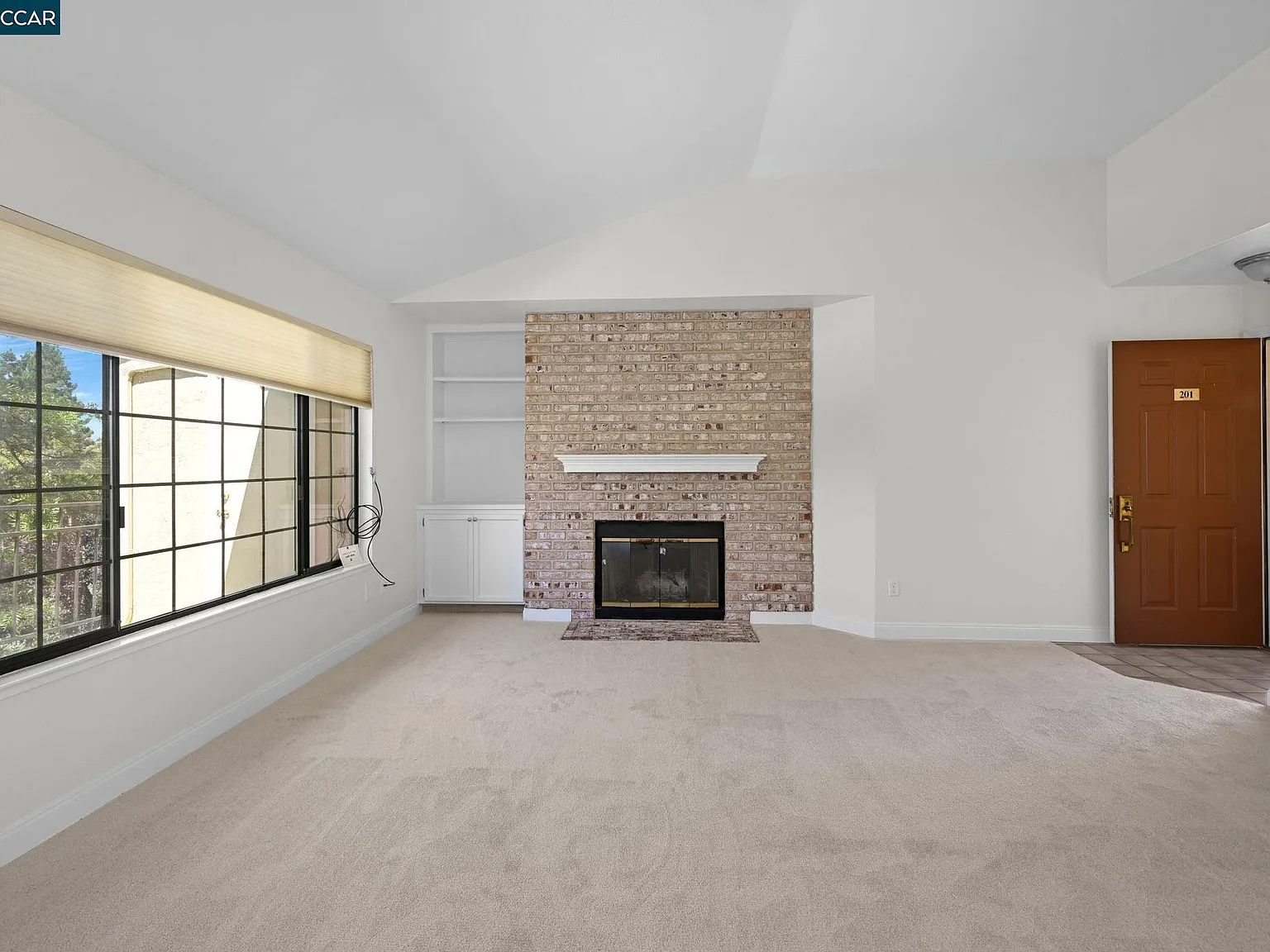 3 bed, 1250 sqft, $4,000 — Photo 3
