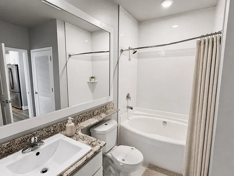 Gatsby Apartments — Photo 37