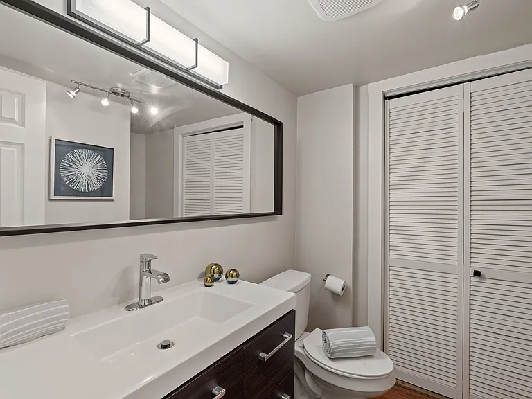 1st Floor Bathroom