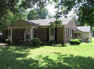 819 Moore Ave, Sikeston, MO 63801