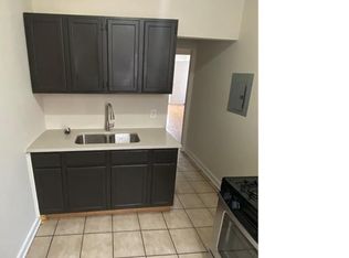 816 E Marquette Rd, Chicago, IL 60637