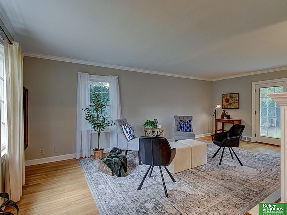 4th image of 5411 Pacific St