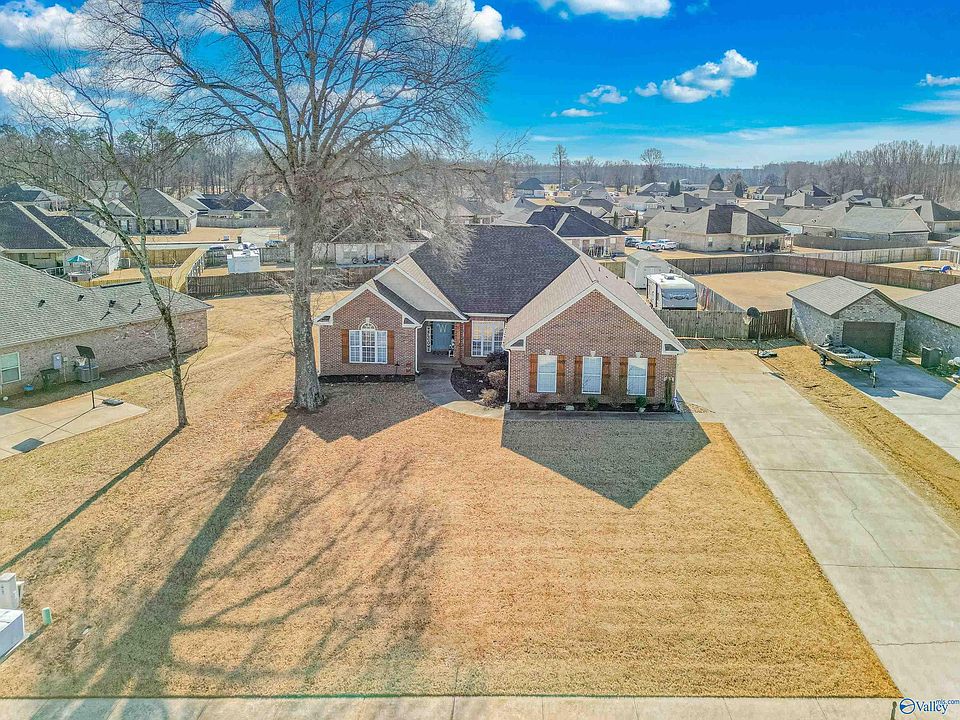 1st image of 137 Ivy Meadow Cir