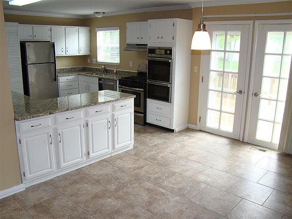 5th image of 743 Doyne Dr