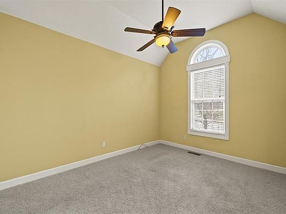 4th image of 12127 Grand Ave