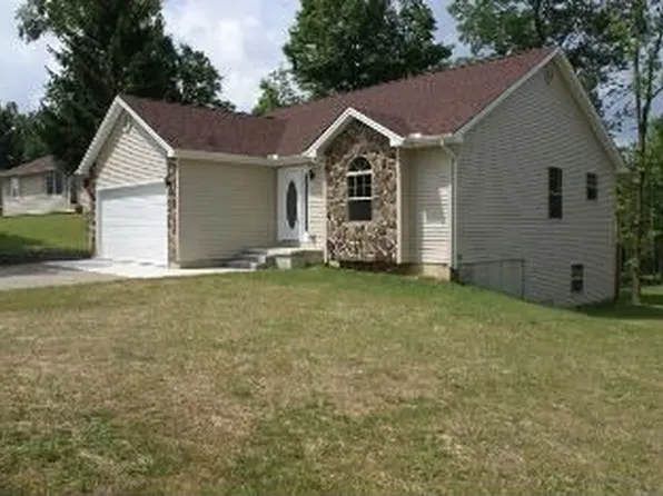 569 E Lakengren Dr, Eaton, OH 45320